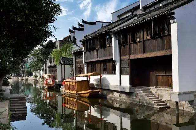 如果没有人买房子，房地产商会不会赔钱卖房子？游戏画面